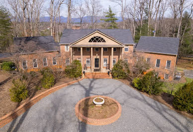 House with pool and garden 10