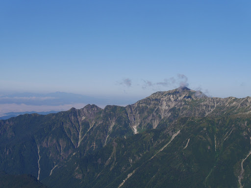 笠ヶ岳と白山