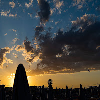 Tramonto in spiaggia di Lorenzo Domenichini