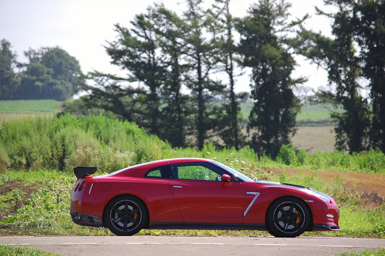 NISSAN GT-Rのシラフラ・必ず車が汚れるトンネル・乙部・太田神社・力作に関するカスタム事例の投稿画像82枚目