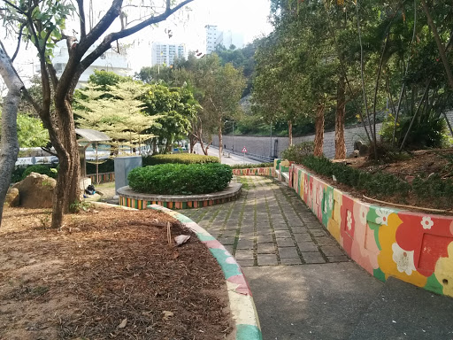 葵青區議會 荔景山路北休憩處