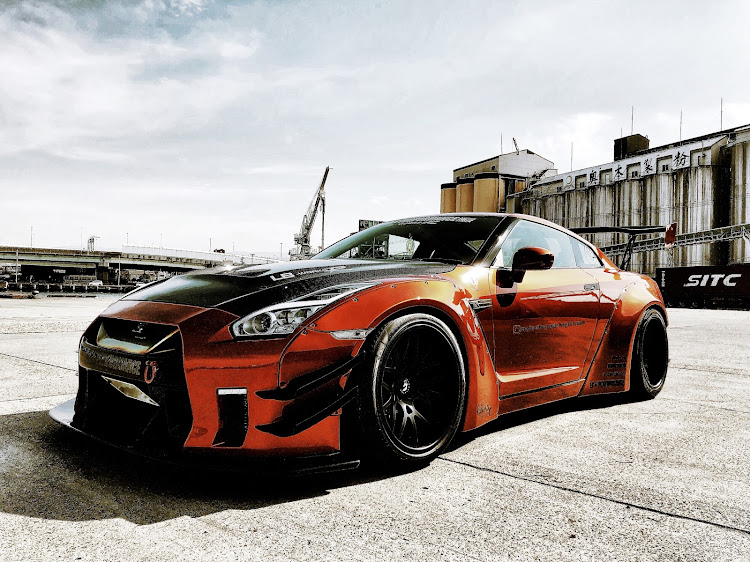 NISSAN GT-RのR35・GTR・LibetryWalk・リバティーウォークに関するカスタム事例の投稿画像3枚目