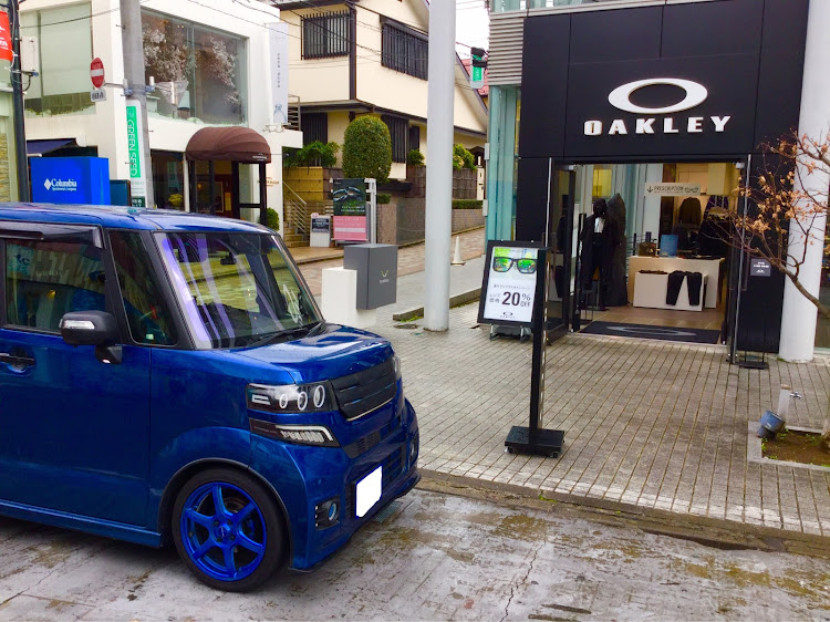 Nボックスカスタムのoakley store 原宿に関するカスタム事例の投稿画像3枚目