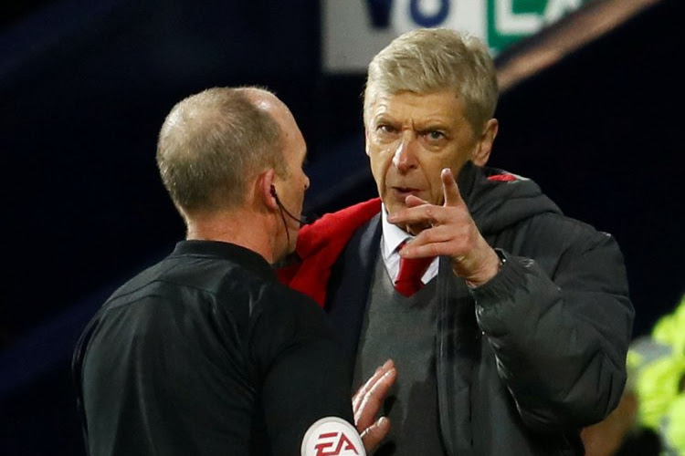 ? Arsenal gooit twee dure punten te grabbel tegen rode lantaarn, al zal er flink gediscussieerd worden over late penalty