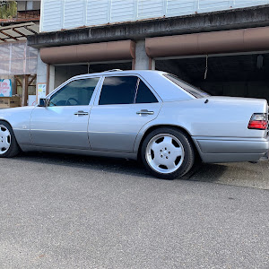 Eクラス セダン W124