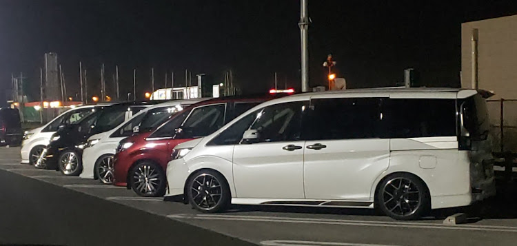 ステップワゴンのOnlyOneStyle・夜なのに映た‼・夜会・カメラ欲しい‼に関するカスタム事例の投稿画像2枚目