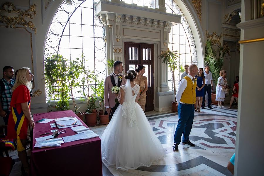 Fotografo di matrimoni Marian Bitca (bitcamarian). Foto del 21 marzo 2020