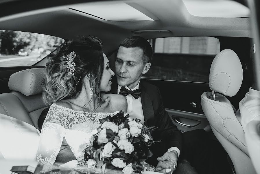 Fotógrafo de casamento Leonid Leshakov (leaero). Foto de 7 de janeiro 2018