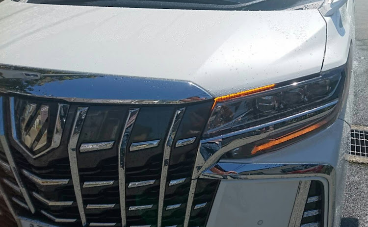 アルファードのLED・流れるウィンカー・DIYに関するカスタム事例の投稿画像1枚目