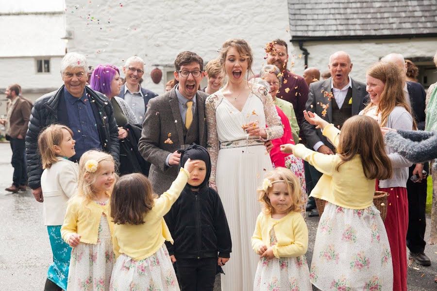 Fotografo di matrimoni Ceri Llwyd (ceri). Foto del 2 luglio 2019