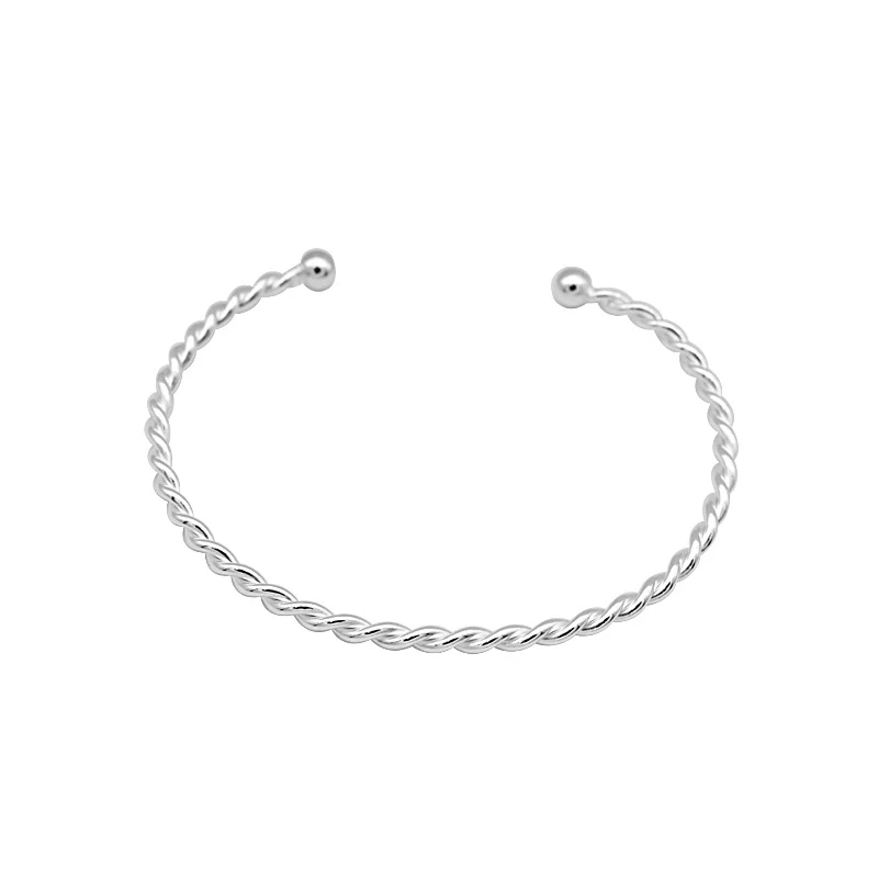 Bracciale da donna in argento sterling con motivo a spirale, temperamento unico. Un accessorio elegante per un look quotidiano sofisticato.