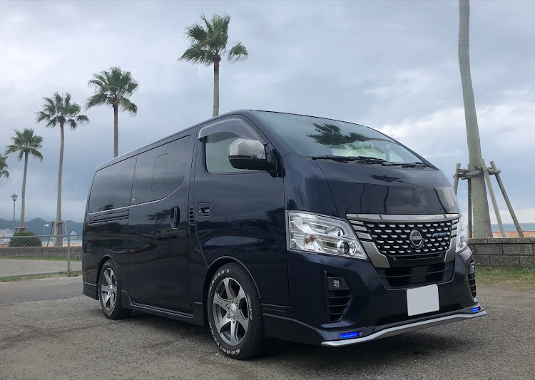 NV350キャラバンのサーフトリップ・NEOPLOT フットレストバーNEO・海と愛車に関するカスタム事例の投稿画像1枚目