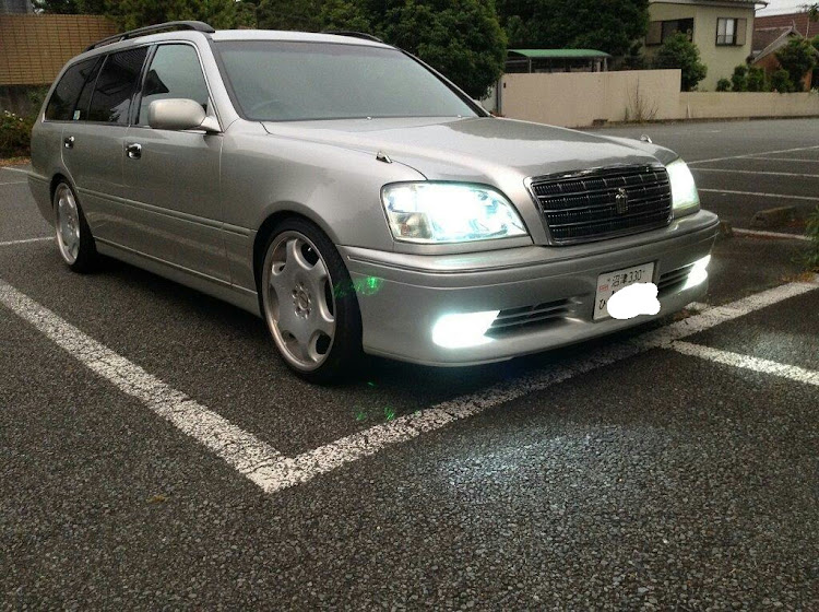 クラウンエステートのクラウンエステート・フォグランプ交換・HID55W・8000K・DIYに関するカスタム事例の投稿画像1枚目