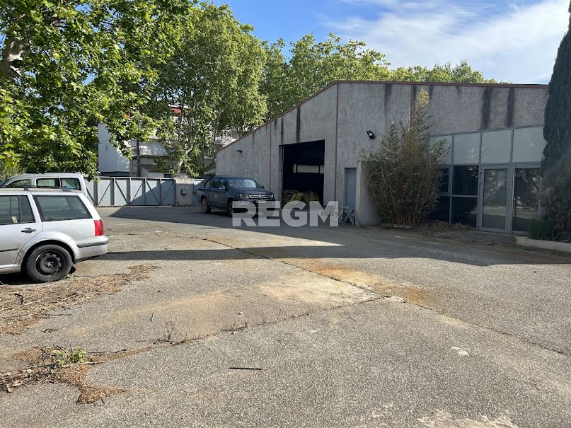 Vente locaux professionnels  731 m² à Avignon (84000), 630 000 €