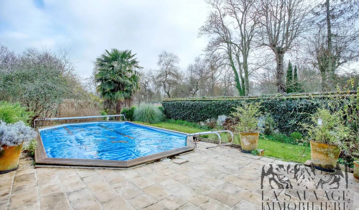 Maison avec piscine et terrasse Crécy-la-Chapelle