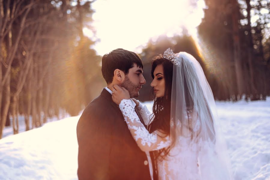 Photographe de mariage Liza Nikolaeva (lizanikolaeva142). Photo du 11 mars 2019