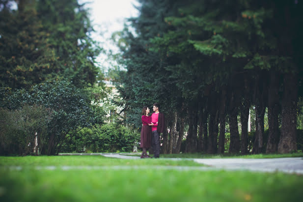 婚禮攝影師Dmitriy Pustovalov（pustovalovdima）。2015 9月10日的照片