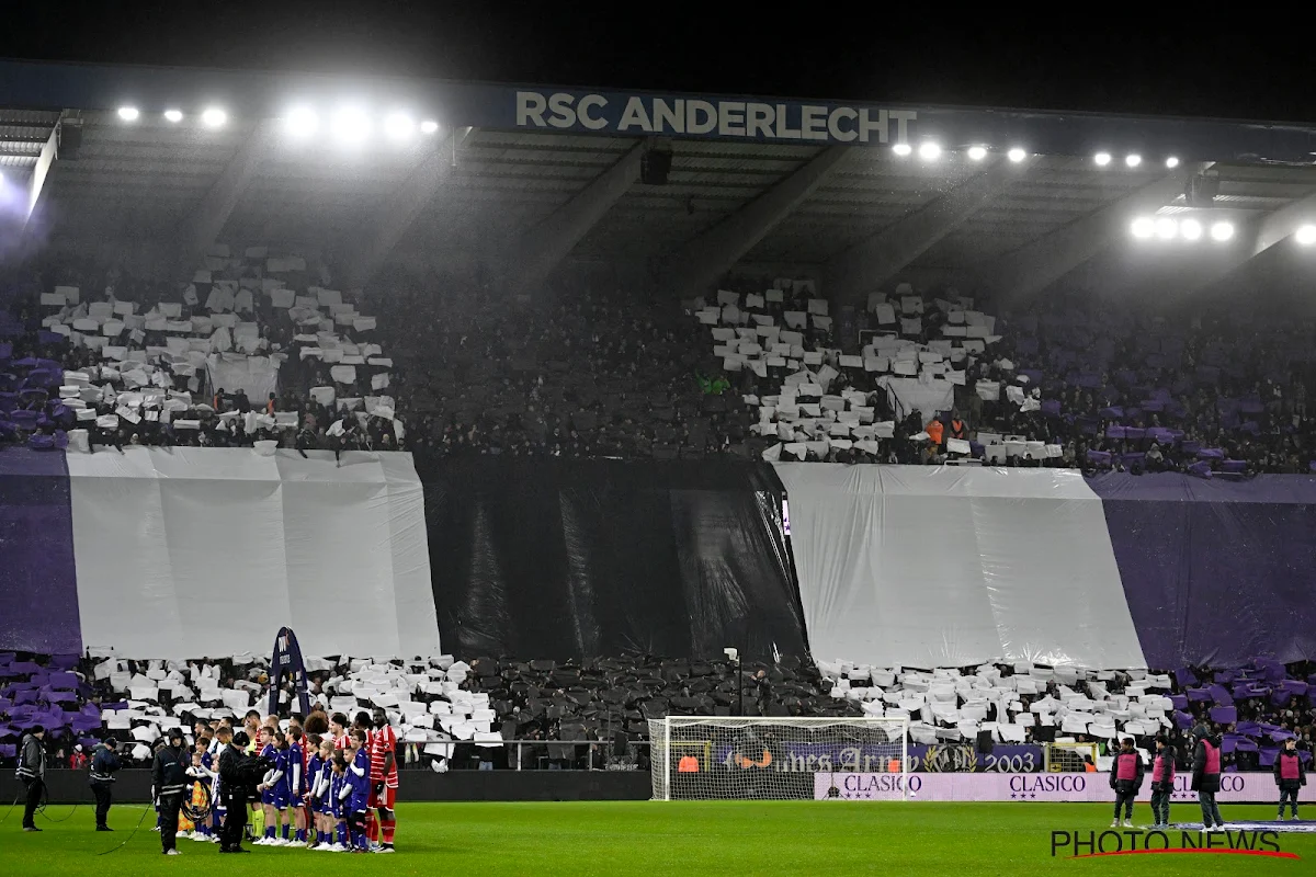 📷 Anderlecht supporters zorgen voor prachtig eerbetoon richting die van Standard