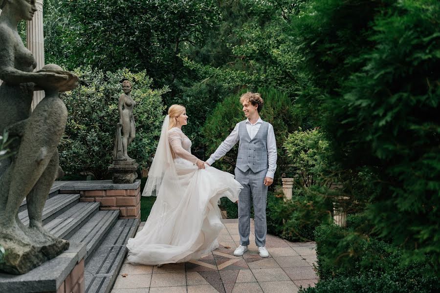 Fotógrafo de casamento Ekaterina Kolganova (kolganovaeka). Foto de 13 de abril 2023