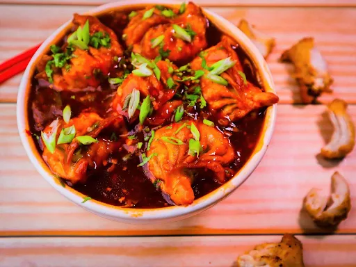 Chicken Manchurian Gravy Momos [Regular, 5 Pieces]