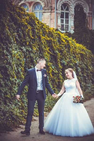 Fotógrafo de casamento Yula Gurzhos (julaphoto). Foto de 23 de janeiro 2017