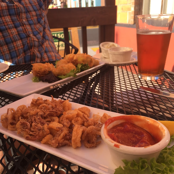 Calamari gf beer and artichoke hearts in the sun with my honey 😌 a good night out!