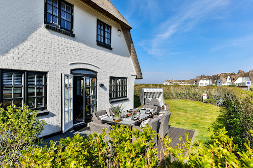 House with garden and terrace 2