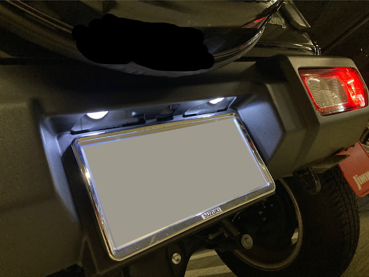 ジムニーのドライブ・カメ活・プチDIY・ナンバー灯LED化・三重県に関するカスタム事例の投稿画像1枚目