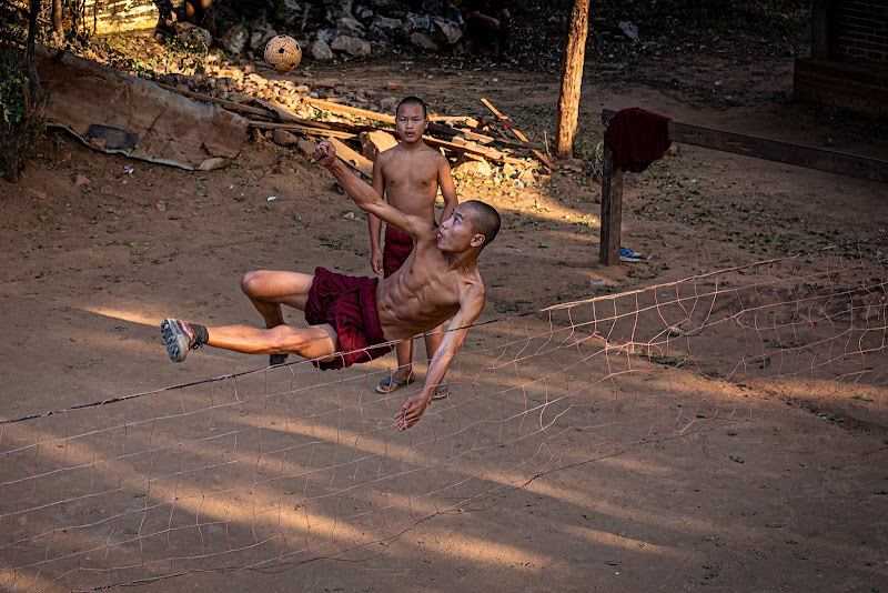 Il calcio secondo i monaci buddisti... di Maximus57