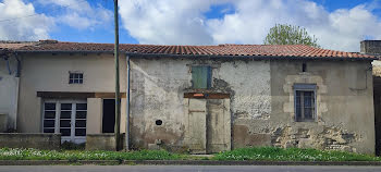 maison à Saint-Jean-d'Angély (17)