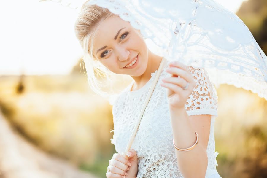 Fotografo di matrimoni Tanya Batulenko (vintageperte). Foto del 14 settembre 2015