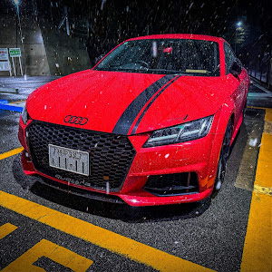 TT クーペ 2.0TFSIクワトロ