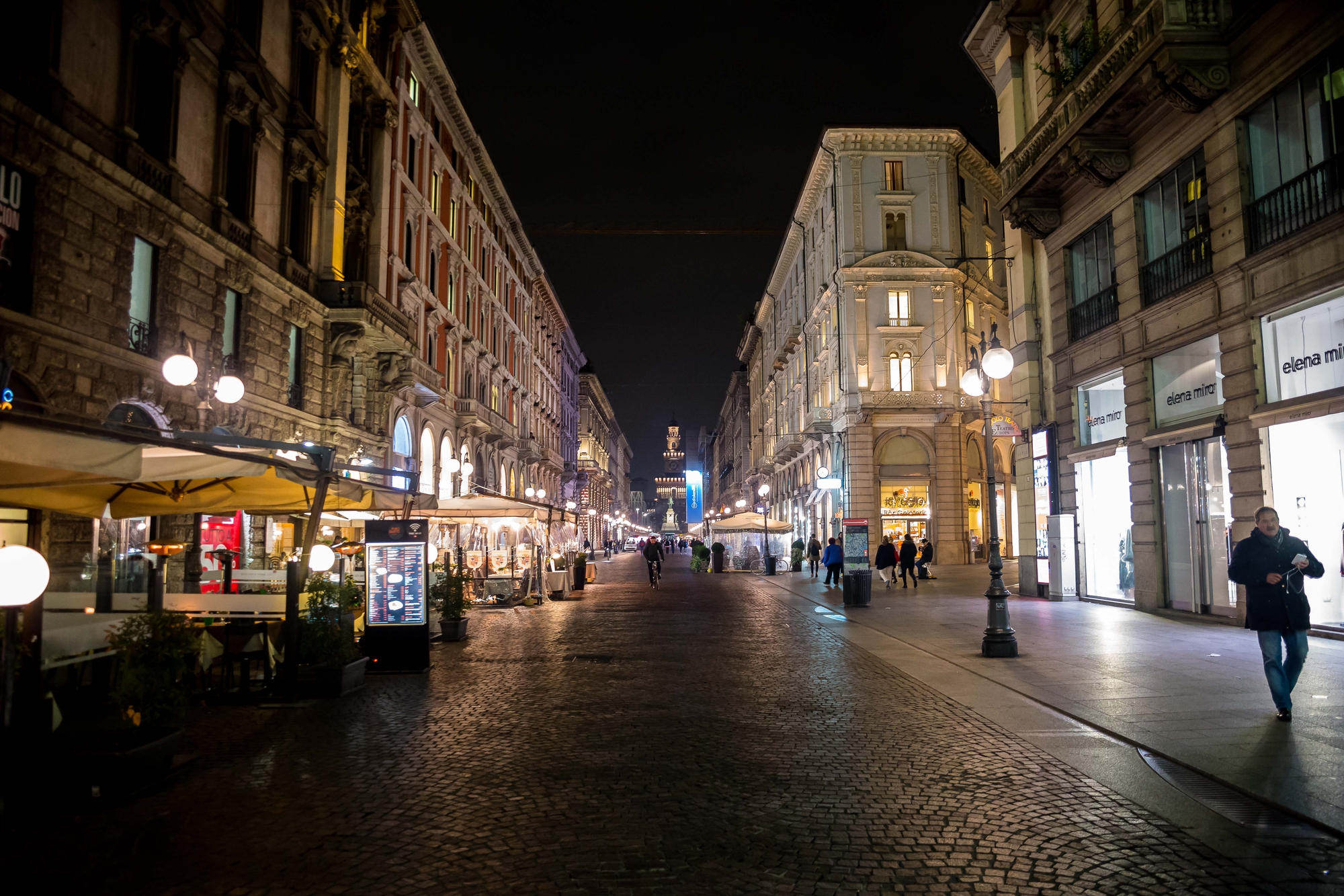 Tutt el mond a l'è paes, a semm d'accòrd, ma Milan, l'è on gran Milan di utente cancellato