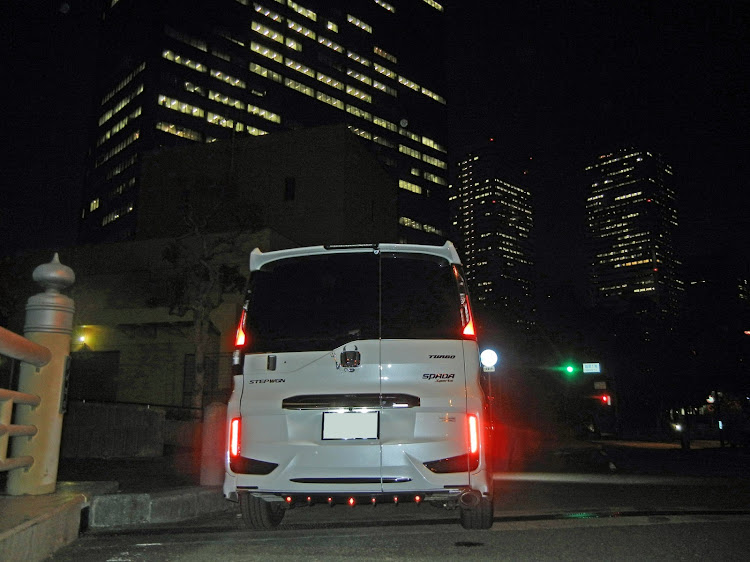 ステップワゴンスパーダの夜景・大阪城・OBP・ステップワゴン・大阪ビジネスパークに関するカスタム事例の投稿画像4枚目