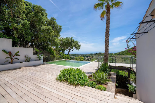 Property with pool 4