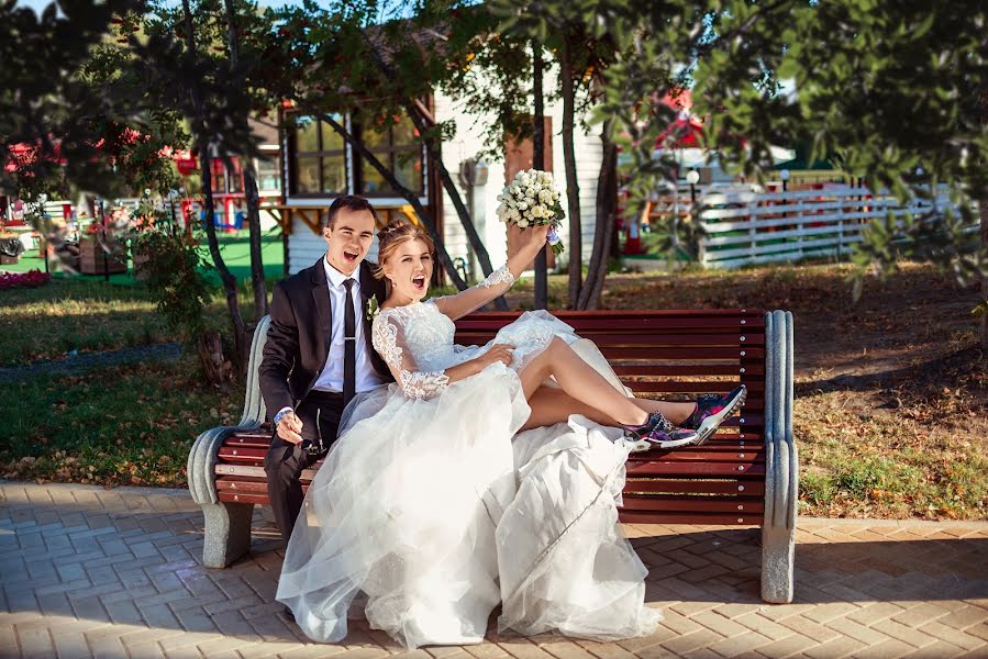 Wedding photographer Olga Nikolaeva (avrelkina). Photo of 10 December 2018