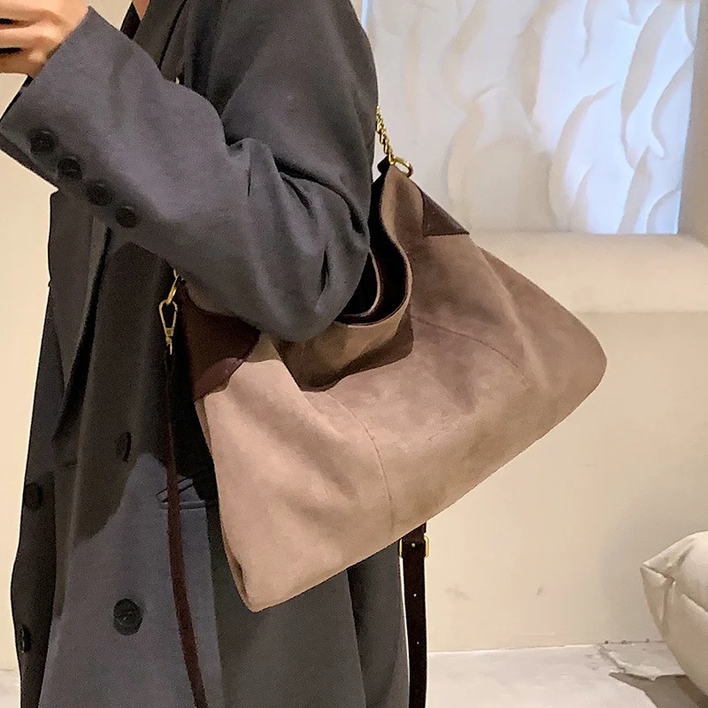 Title 3, Bag Lady Süet Çapraz Askılı Zincirli Çanta Günl...