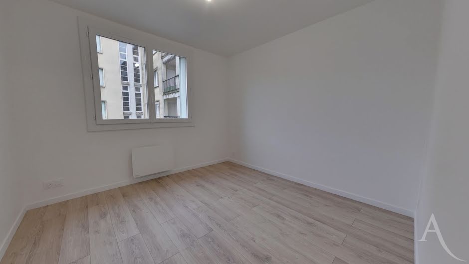 Location  appartement 2 pièces 46.7 m² à Montreuil (93100), 1 050 €