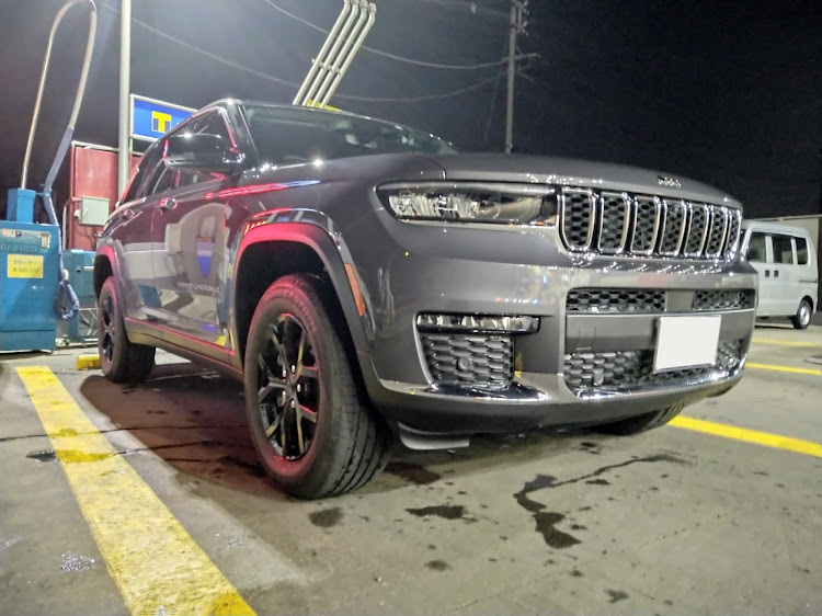 グランドチェロキーのJEEP・グランドチェロキー・洗車・くるますきなひととつながりたいに関するカスタム事例の投稿画像1枚目