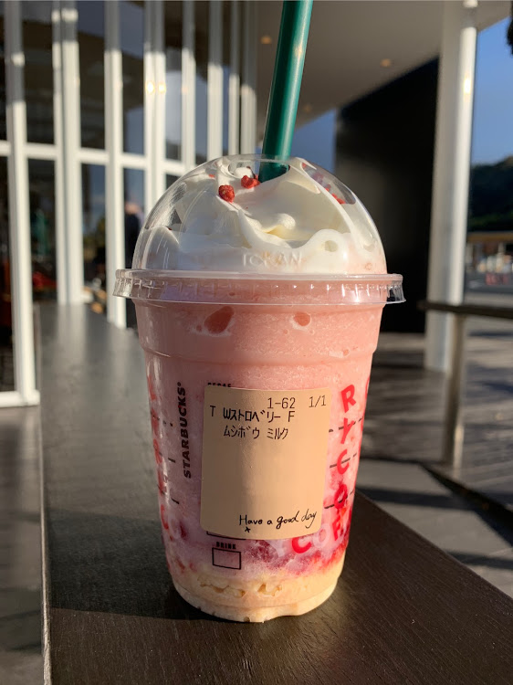 ライフのスタバ・メリーストロベリーケーキフラペチーノに関するカスタム事例の投稿画像2枚目