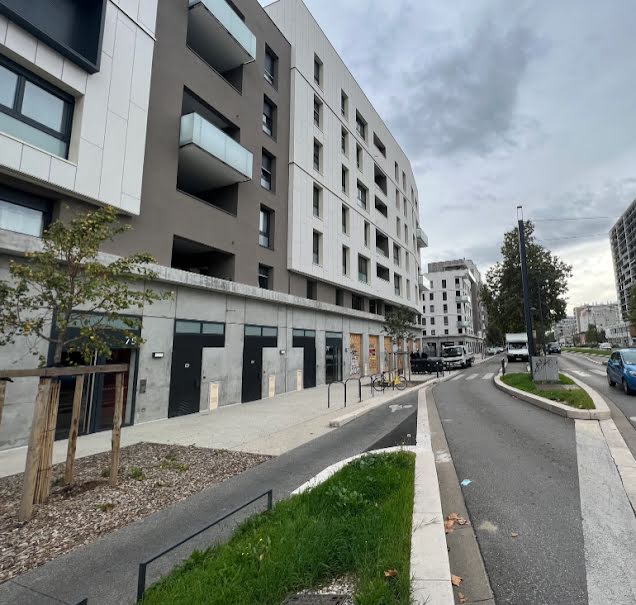 Location  locaux professionnels  83 m² à Grenoble (38000), 1 421 €