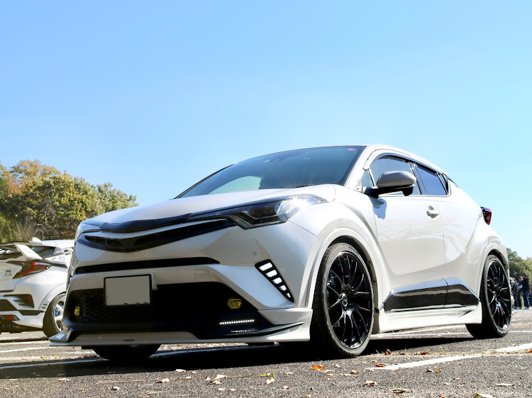 C-HRのcorolla & c-hr collabo meeting・仲間に感謝✨・図鑑投稿・納車から５年・誕生日投稿に関するカスタム事例の投稿画像18枚目