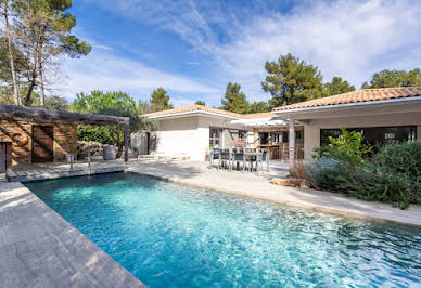 Maison avec piscine et terrasse 3