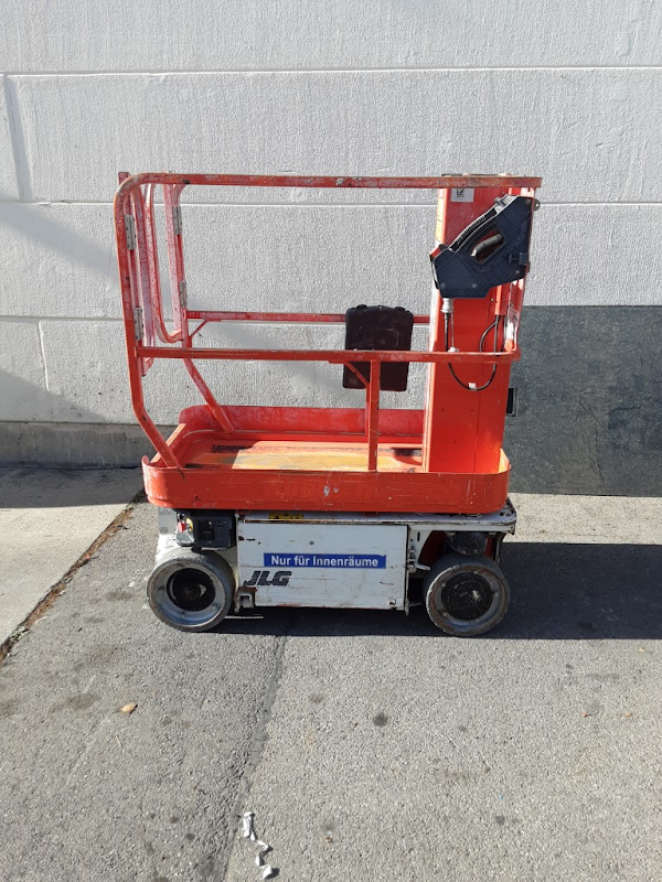 Picture of a JLG 1230ES