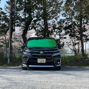 ヴォクシー ZRR80W