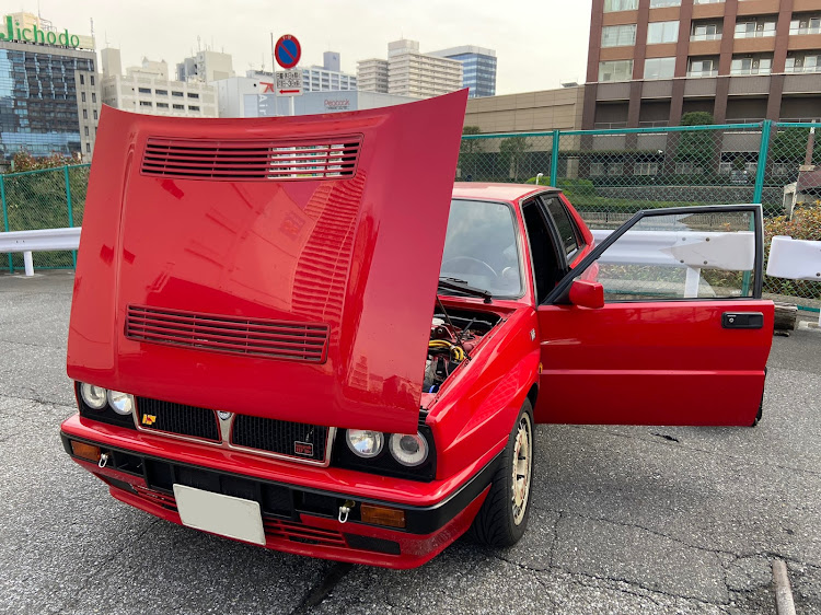 デルタのLANCIA  DELTA integrale 16V・トグルスイッチ・サイドカメラ・DIY・サイドカメラモニターに関するカスタム事例の投稿画像2枚目