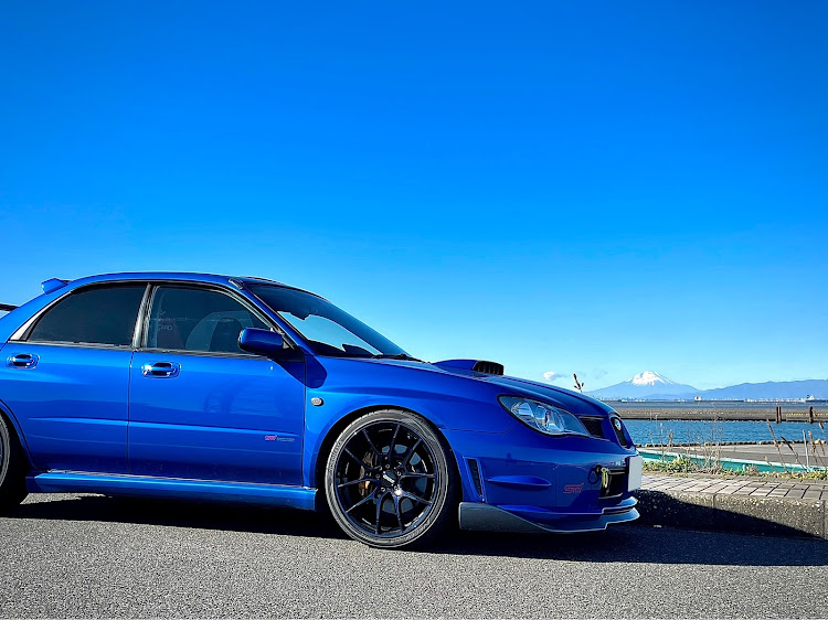インプレッサ WRX STIの年末のご挨拶・ドライブ・富士山とコラボに関するカスタム事例の投稿画像1枚目