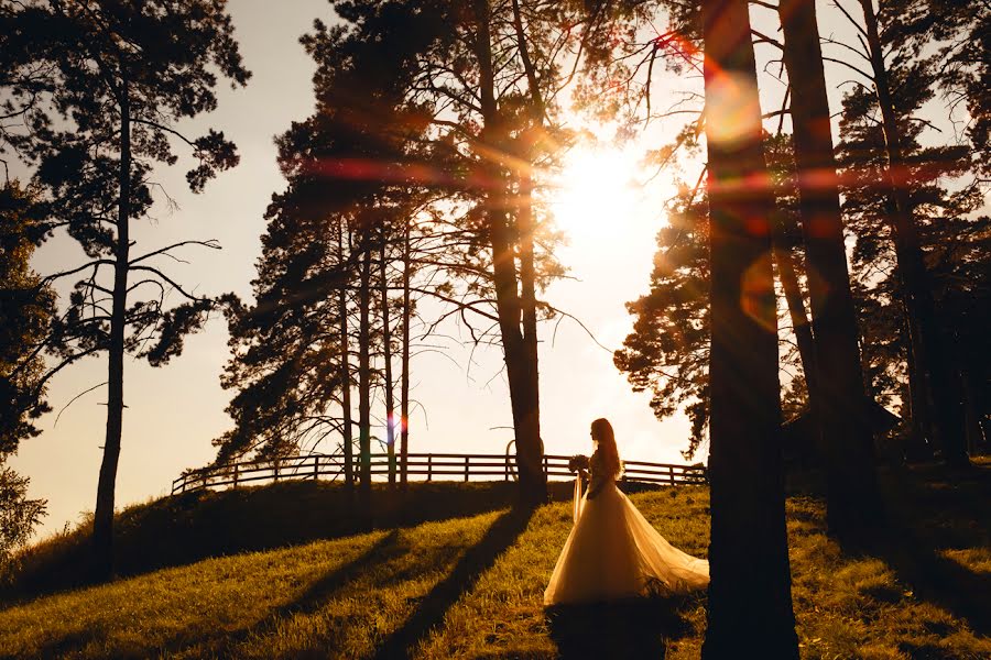 Fotografo di matrimoni Konstantin Gusev (gusevvv). Foto del 13 settembre 2017