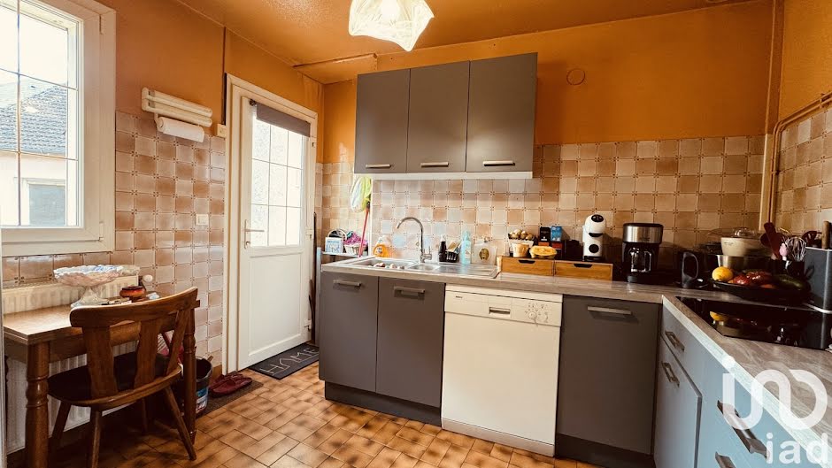 Vente maison 6 pièces 177 m² à Cosne-Cours-sur-Loire (58200), 185 000 €