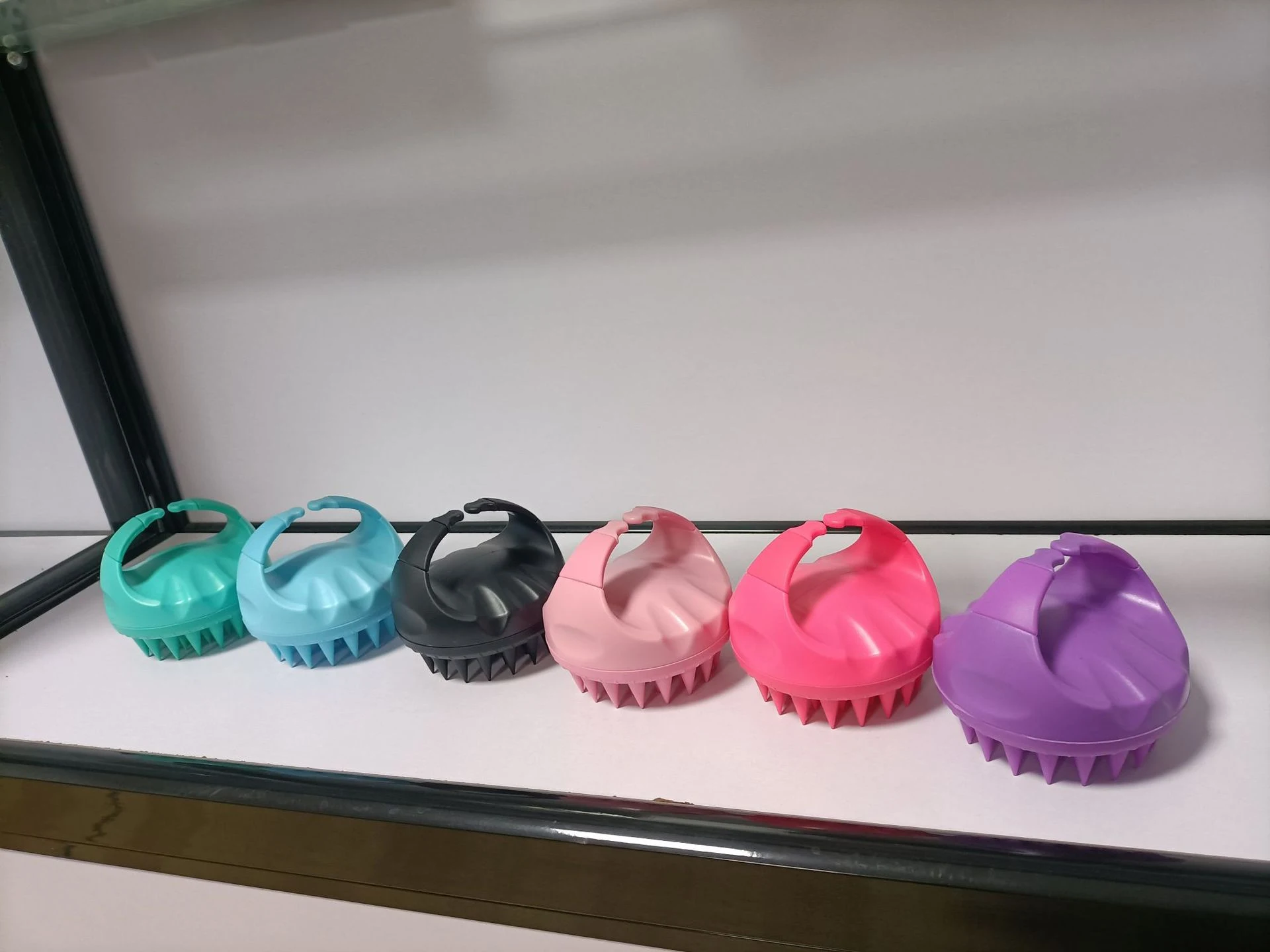 Title 2, Brosse à shampooing en silicone portable massag...